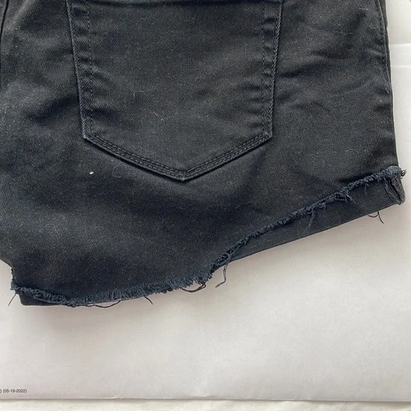 Bullhead Women’s Black Denim Cuffed Low Rise Shorts - Size 9 - Picture 7 of 7